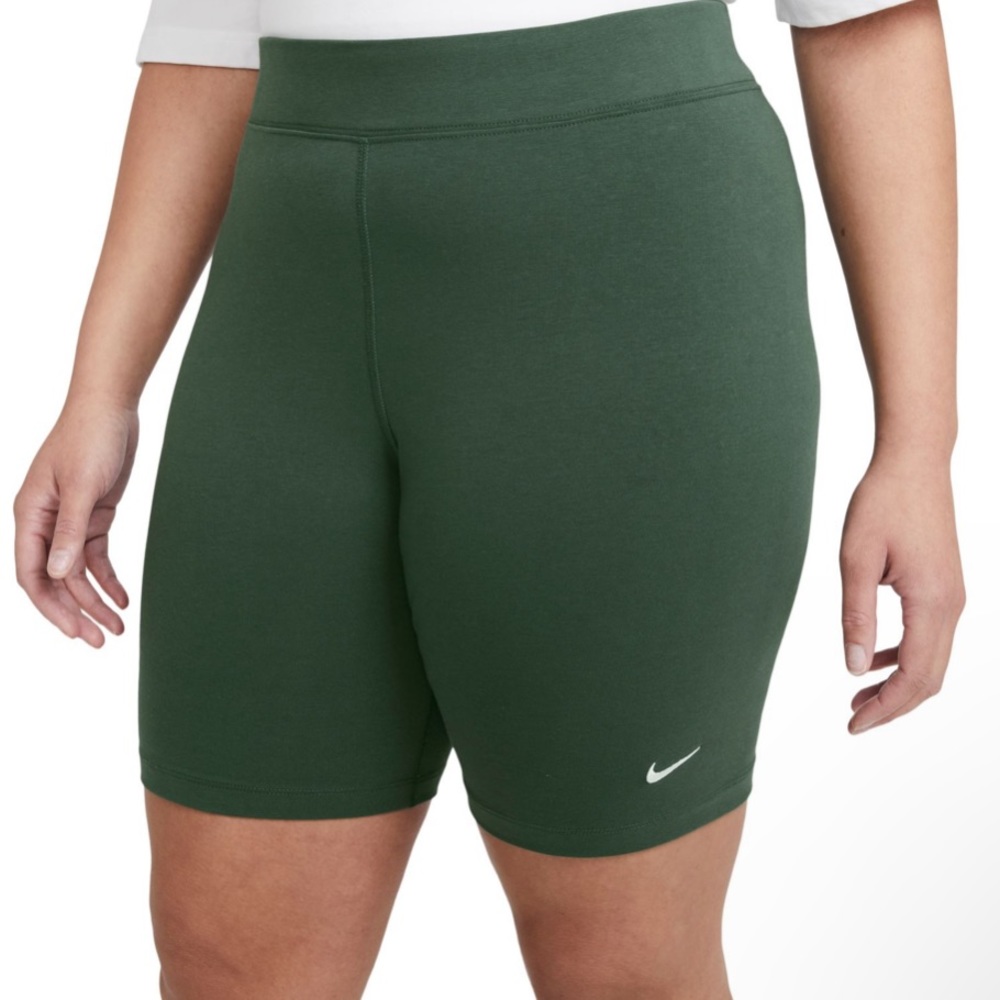 Nike Women's Essential Bike Shorts NEW